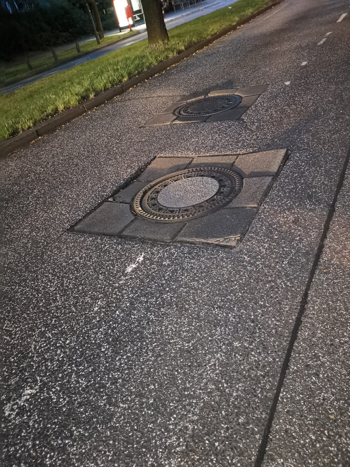 Gründgenstraße: Sieldeckel wurde nach Meldung der CDU repariert Gründgenstraße: Sieldeckel wurde nach Meldung der CDU repariert