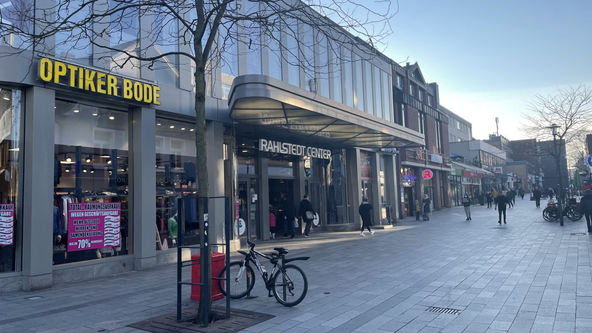 Eingang des Rahlstedt Centers neben den Wandseterrassen