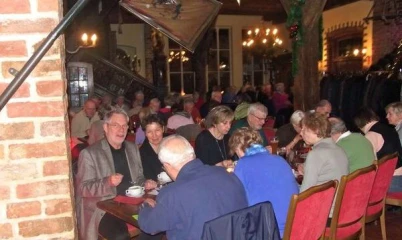 Lichterfahrt nach Lüneburg, Besuch des Weihnachtsmarktes, Besichtigung des Rathauses und mit einem Festsessen im Gasthof „Krone“